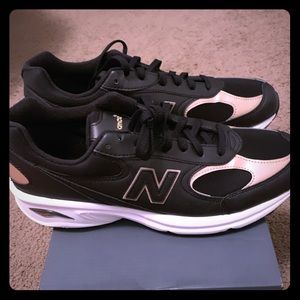 Men’s new balance shoes